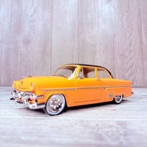 Motor Museum 1955 Ford Custom line Tudor die cast collectible toy car model